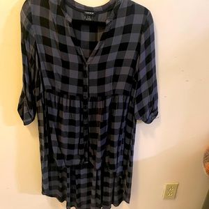 Torrid size 2 baby doll tunic with a high low hem EUC
